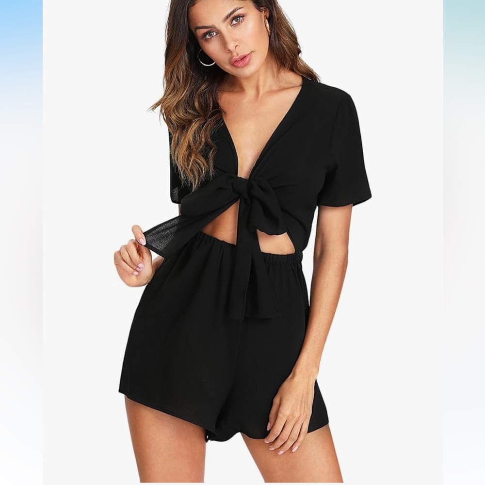 Black Short Sleeve Romper Size Large Excellent Condition